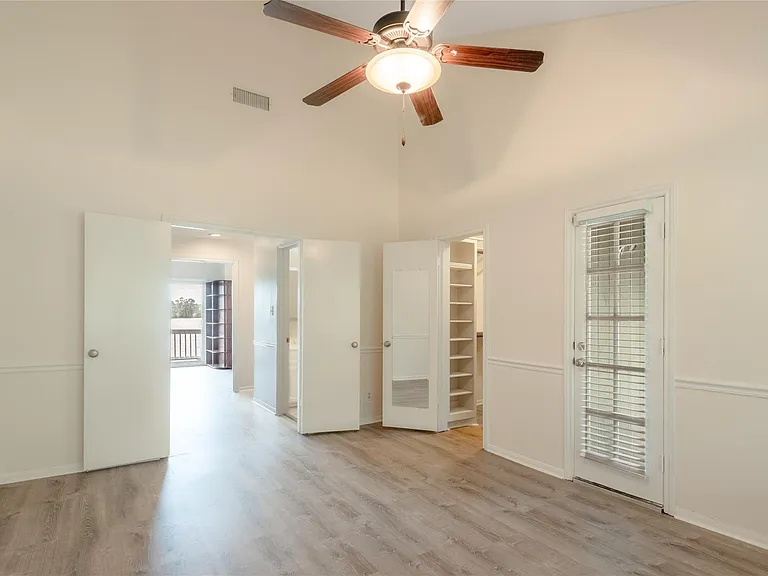 208 Waters Edge — Photo 13