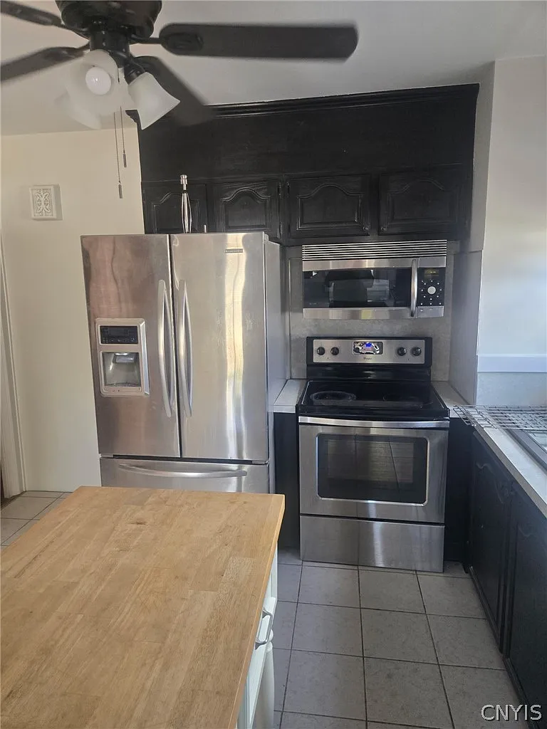 4 bed, 1.0 bath, 3894 sqft, $3,000 — Photo 3