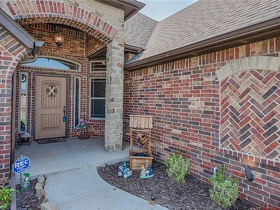 2nd image of 4008 Cedar Pass Dr