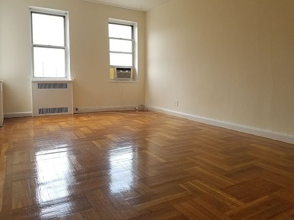 5th image of 140 Van Cortlandt Ave W APT 7H