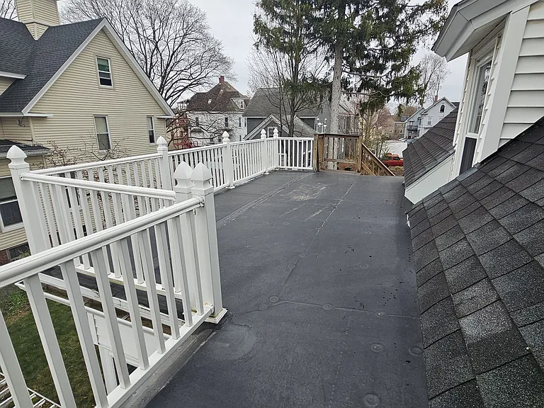 27 Laurel St #2 — Photo 11