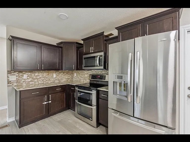 8500 Candlewood Dr — Photo 5