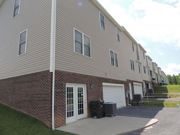 3rd image of 102 Montvale St Unit 8