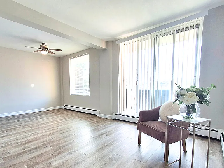 205 Brandon Ave — Photo 7