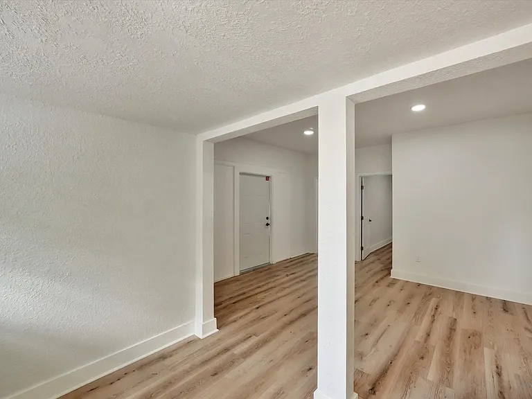 1411 SW 3rd St #2 — Photo 13