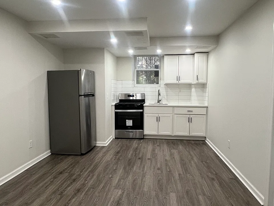 156 S Harrison St #B1