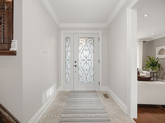5th image of 1062 Mississauga Valley Blvd