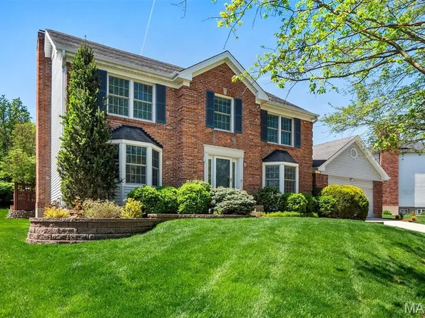 1304 Haute Loire Dr, Ballwin, MO 63011