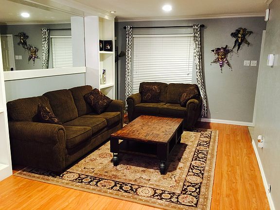 3rd image of 2717 Henry Dr