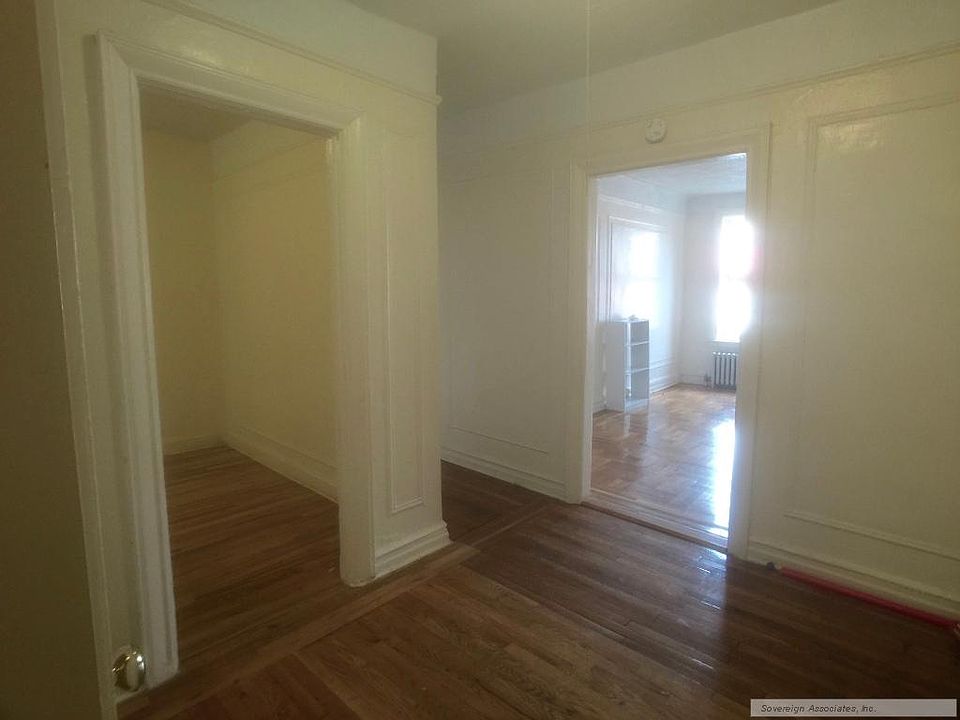 2nd image of 135 W 238th St APT 1A