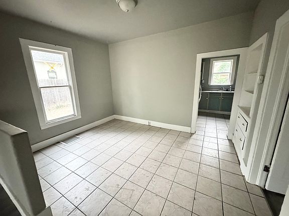 5th image of 919 Carteret Ave