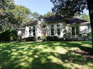 2 Dorene Dr, North Smithfield, RI 02896