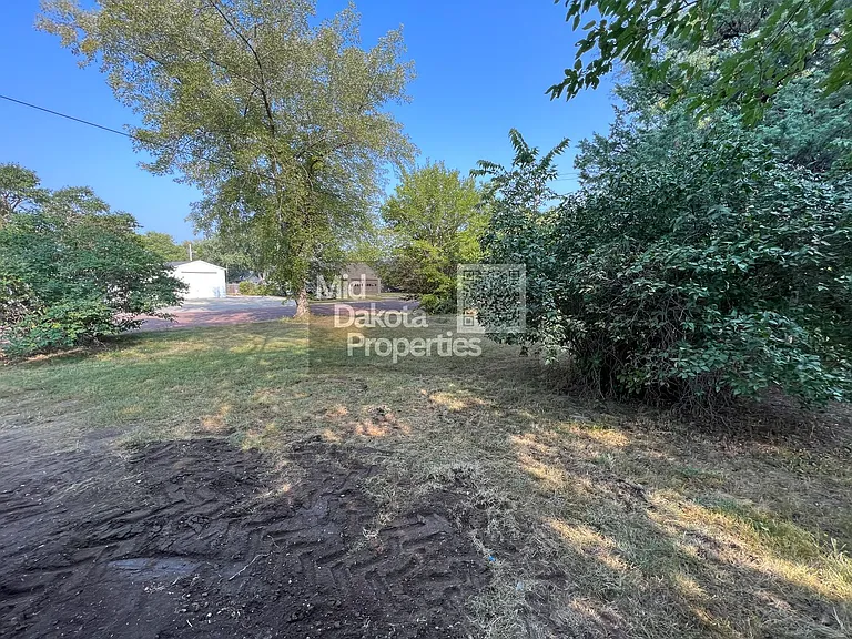 1200 E 3rd Ave — Photo 16