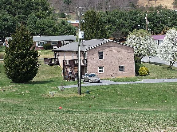 2nd image of 595 N 26th St