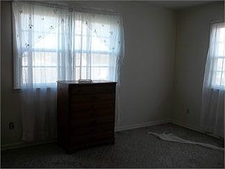 5th image of 601 Grissom St