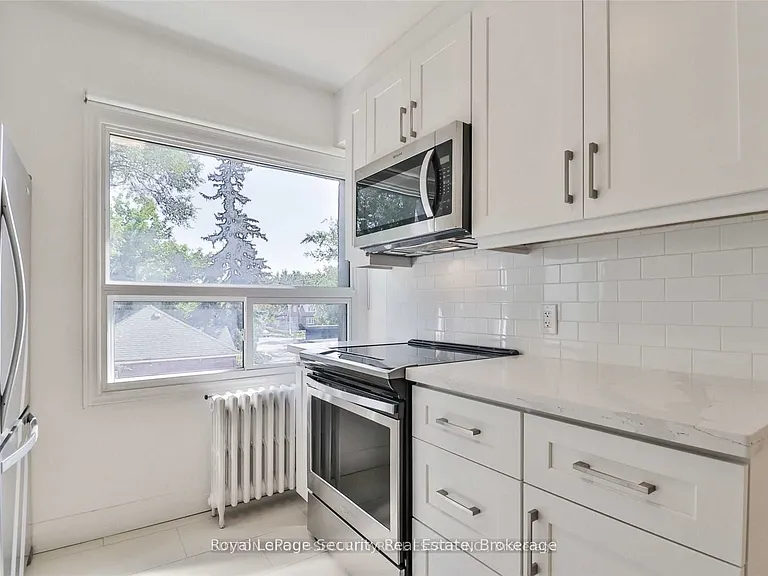 3317 Lake Shore Blvd W #2 — Photo 13