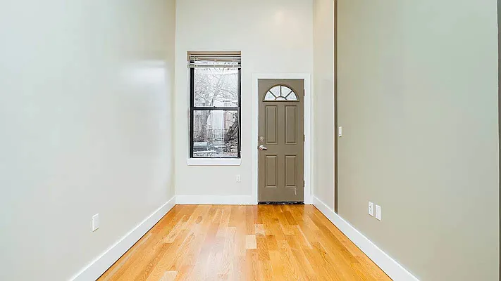 Rented by Lodger Corp | media 16