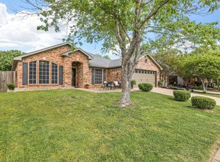 1024 Cedar Ridge Ln, Burleson, TX 76028