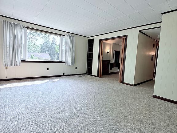 4th image of 15 Garfield Ave