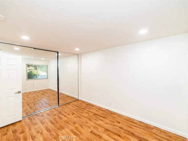 10 Oak Tree Ln — Photo 29