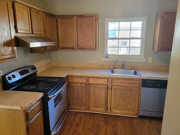 5th image of 915 Portia Ct #1