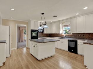 1009 Avenue A, Fredericksburg, TX 78624