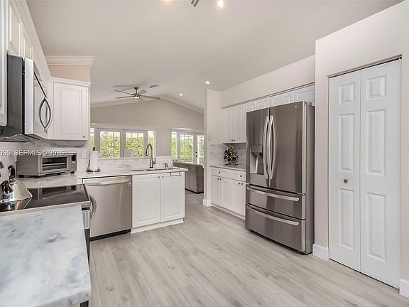 3rd image of 11030 Harbour Springs Cir