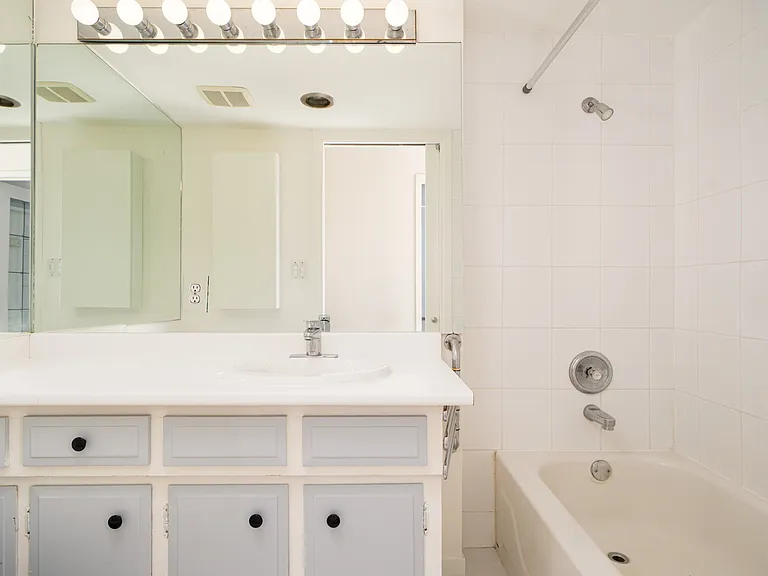 1534 Harwood St #201 — Photo 11