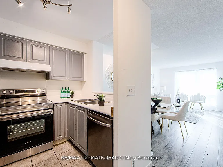 11 Lee Centre Dr #703 — Photo 2