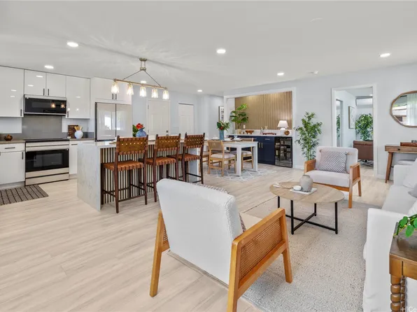 322 Anapalau St, Honolulu, HI 96825