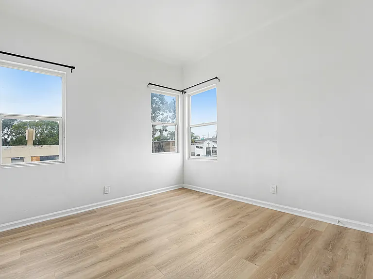 9124 S Broadway #8 — Photo 6