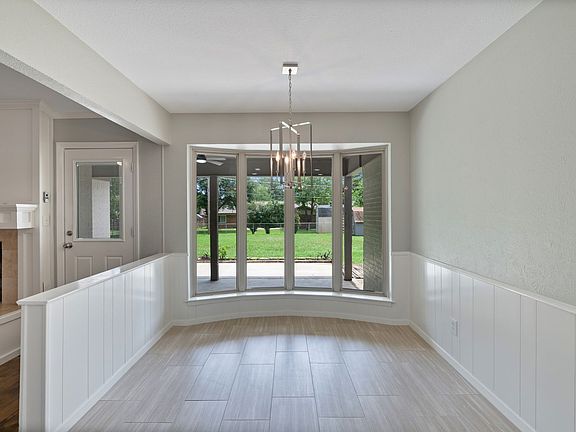 4th image of 6540 Victoria Ave