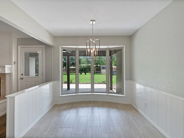 6540 Victoria Ave — Photo 4