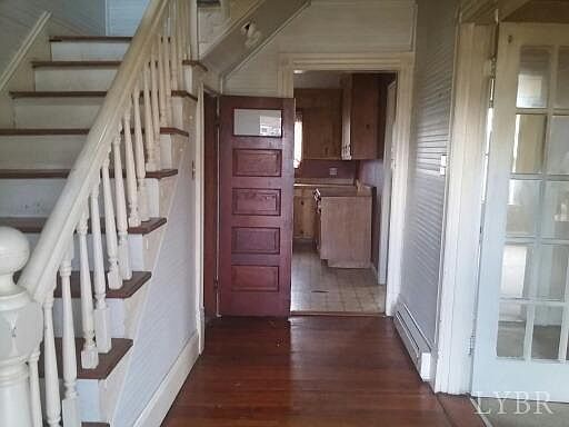 4th image of 231 Brooks St