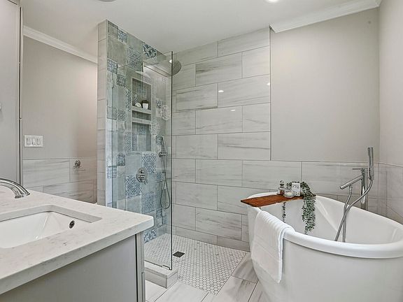 3rd image of 3109 Sherry Dr