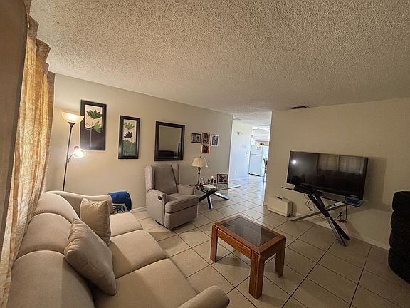 3rd image of 1342 SE 2nd Ave #1