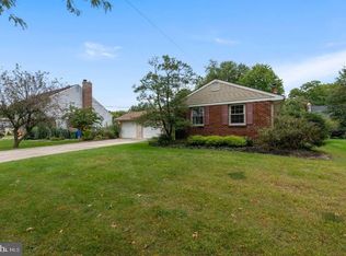 129 Covered Bridge Rd, Cherry Hill, NJ 08034