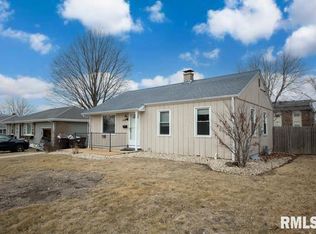 821 W Ridge Rd, Peoria, IL 61614