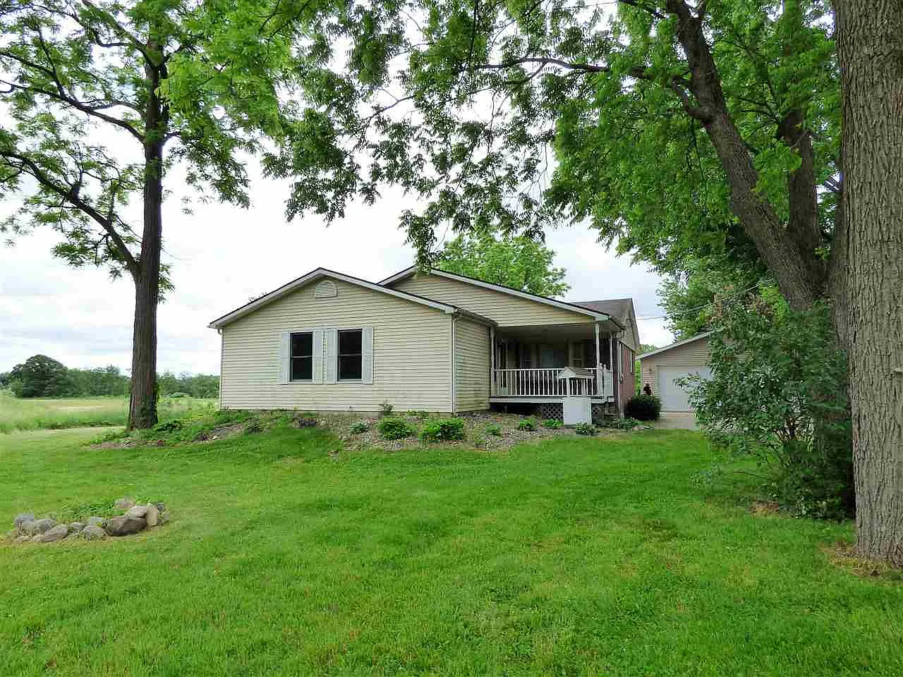 68115 Lake Trl photo 1