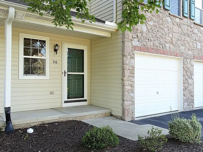 56 N Village Cir — Photo 2