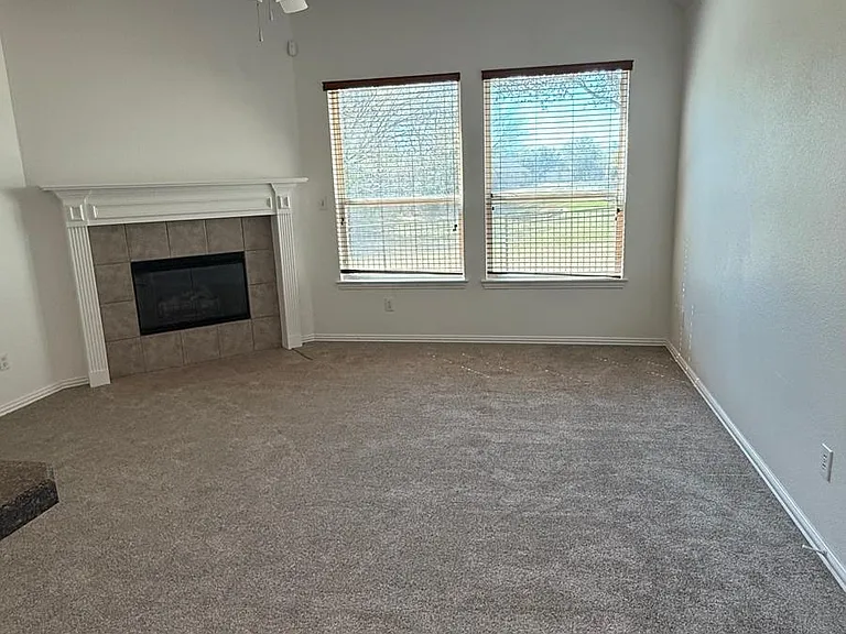 300 Bentson Dr — Photo 7