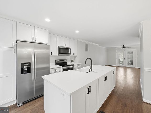 2nd image of 15628 Montview Dr