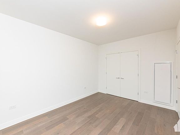 5th image of 211 N Harbor Dr #4007