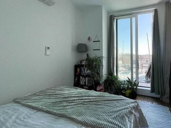 554 Gates Avenue image 11 of 21