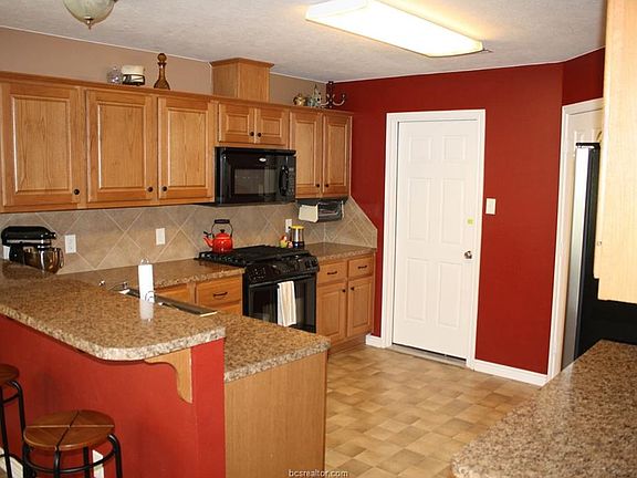 4th image of 1200 Harrisonburg Ln