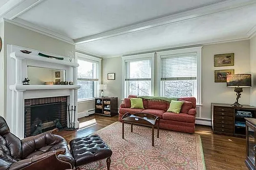 21 Euston St #3 Photo 1