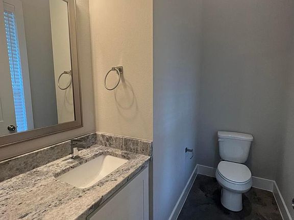 5th image of 606 Fairview Ave #606