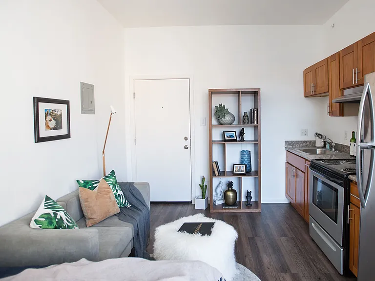 57 Taylor — Photo 6