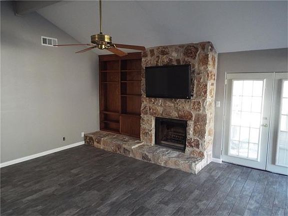3rd image of 610 Candleberry Cir