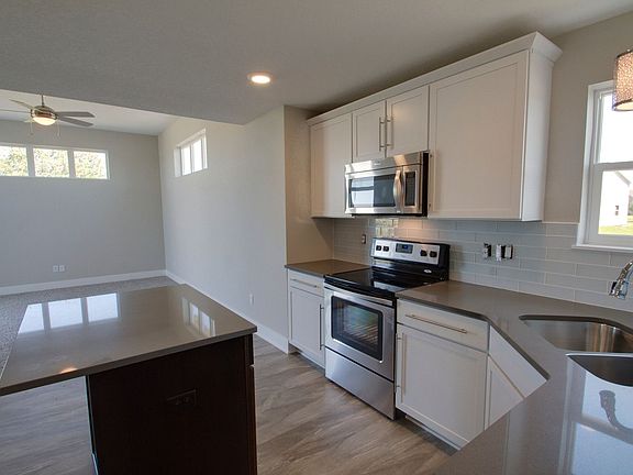 2nd image of 260 SE Waco Pl